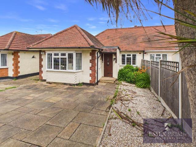 Bungalow for sale in Alton Barnes, Essex