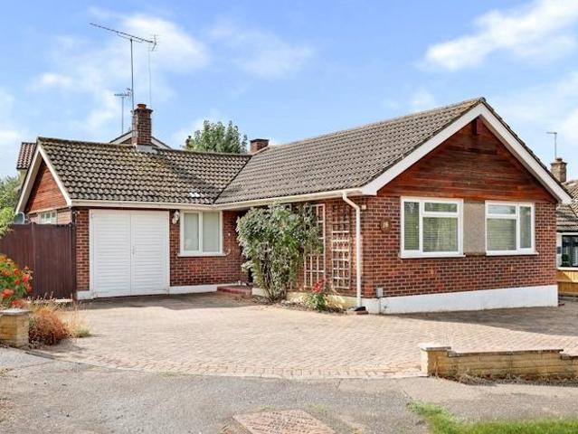 Bungalow for sale in Marden Ash, Epping Forest