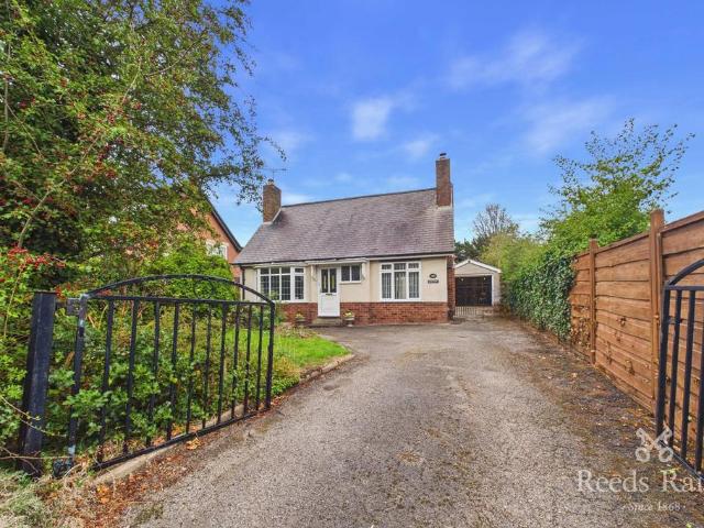 Bungalow for sale in Loundsley Green, East Midlands