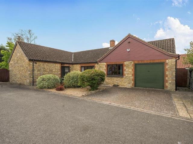Bungalow for sale in Bedford