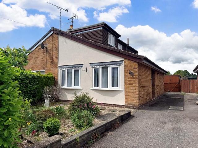 Bungalow for sale in The Heath, Beamhurst