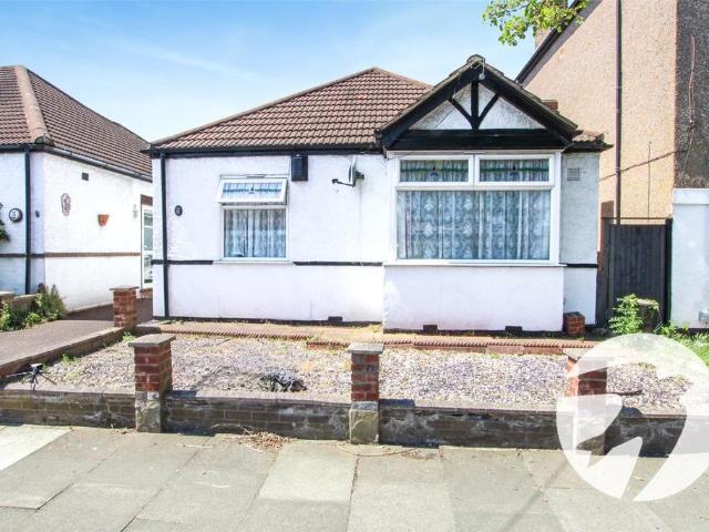 Bungalow for sale in New Eltham, Greater London