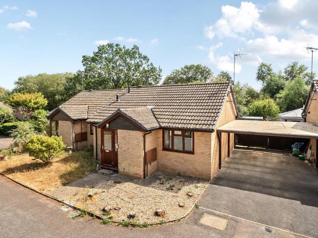 Bungalow for sale in Fole, Surrey