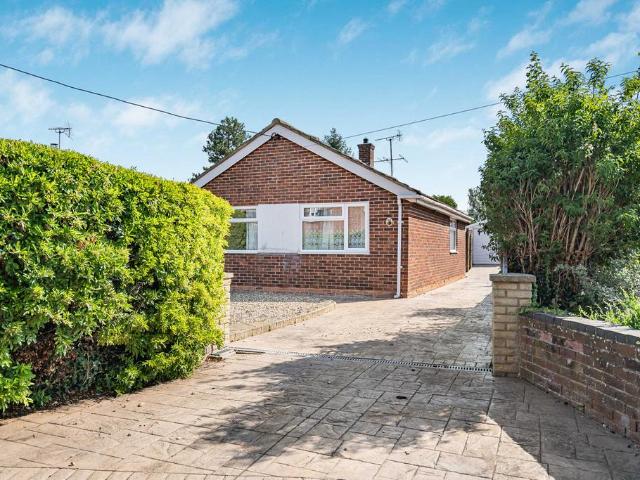 Bungalow for sale in Berrick Salome, Oxfordshire