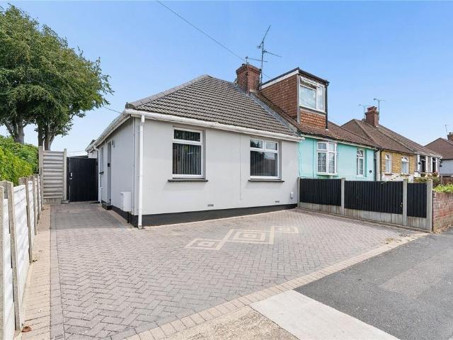 Bungalow for sale in Snodhurst, Chatham