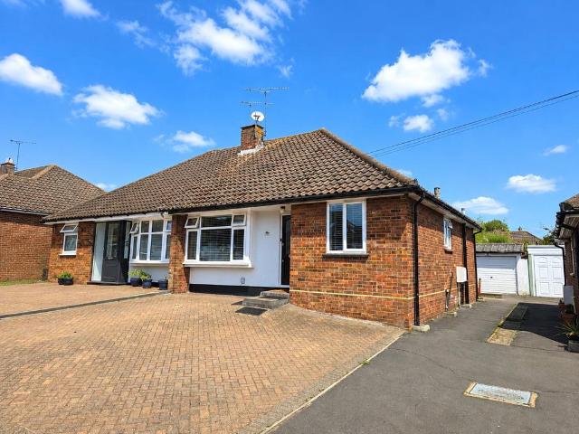 Bungalow for sale in Sunnymede, Billericay
