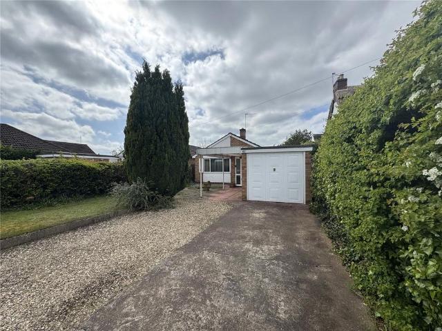 Bungalow for sale in Whitnash, Green Close