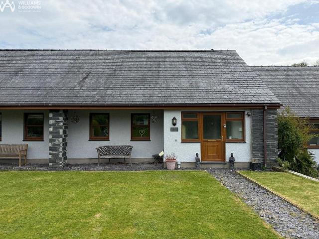 Bungalow for sale in Llanddaniel Fab, Wales