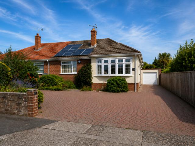 Bungalow for sale