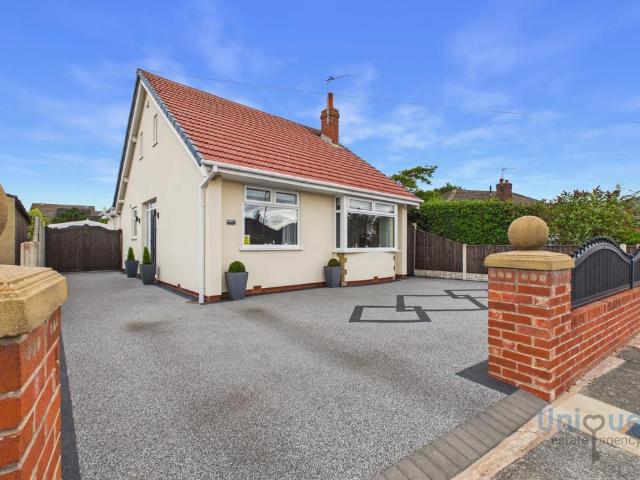 Bungalow for sale in Holmes, Cabus
