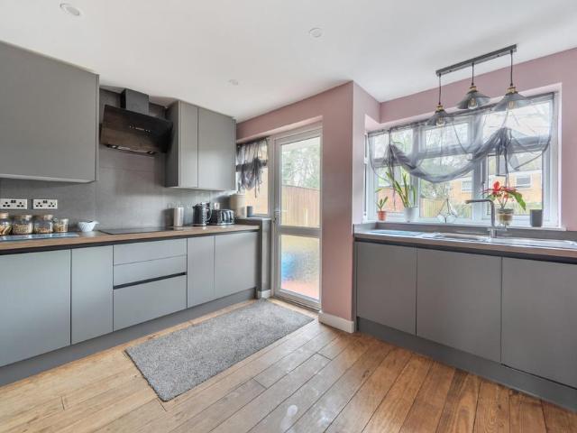 Bungalow for sale in Wayfield, Chatham