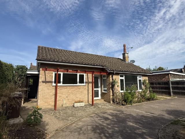 Bungalow for sale in Crostwick, Norfolk