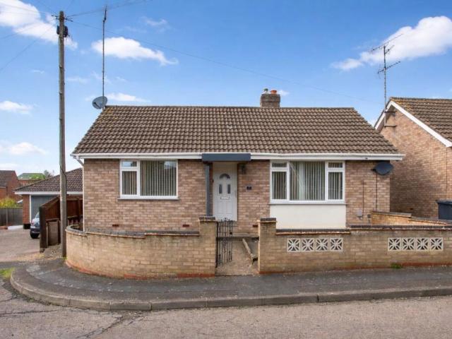 Bungalow for sale in Rushden