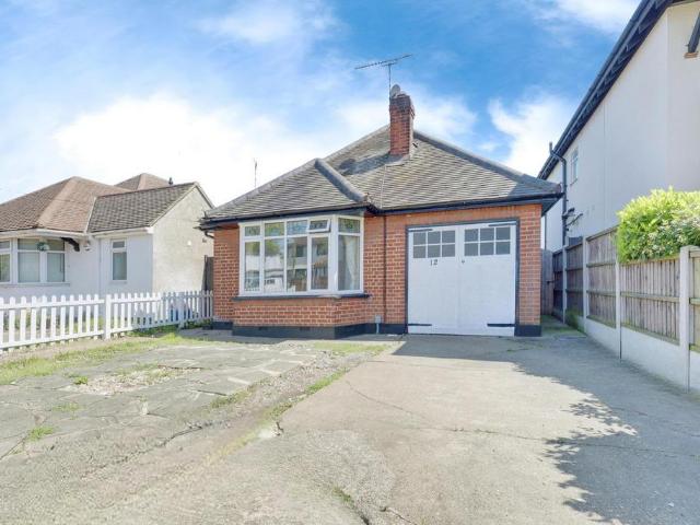 Bungalow for sale in Alton Barnes, Essex