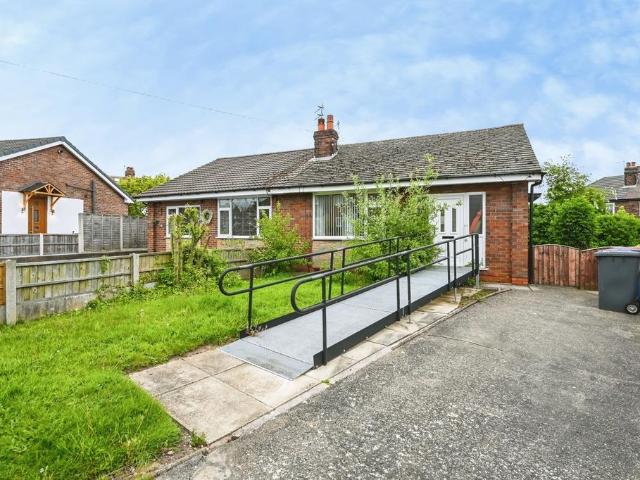 Bungalow for sale in Greystone Heath, Warrington