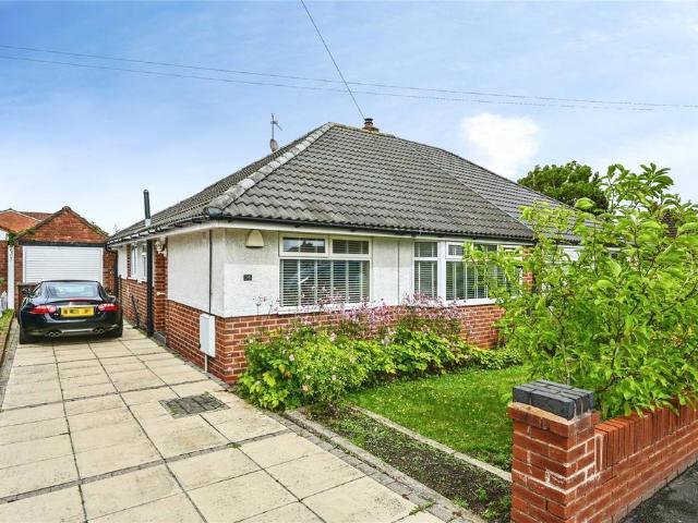 Bungalow for sale in Maghull, Sefton