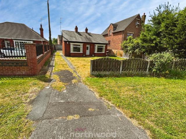 Bungalow for sale in Hatfield Woodhouse, South Yorkshire