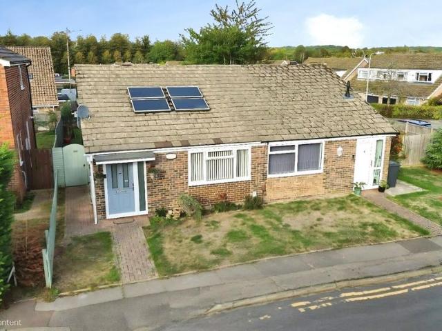 Bungalow for sale in Speen