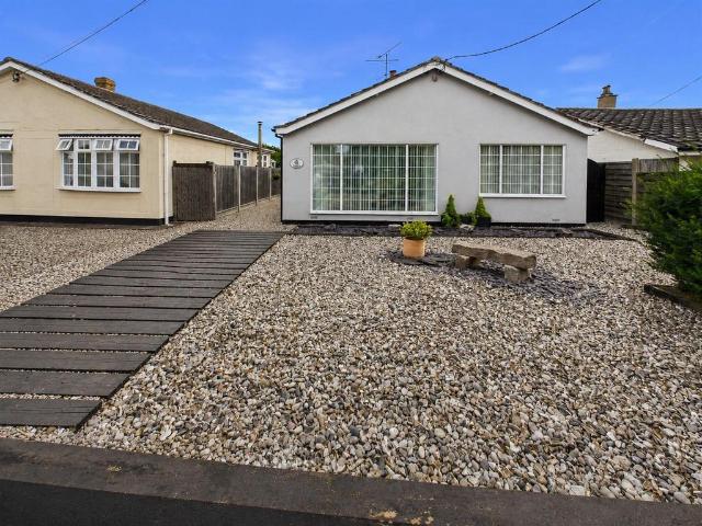 Bungalow for sale in North Fambridge, Maldon