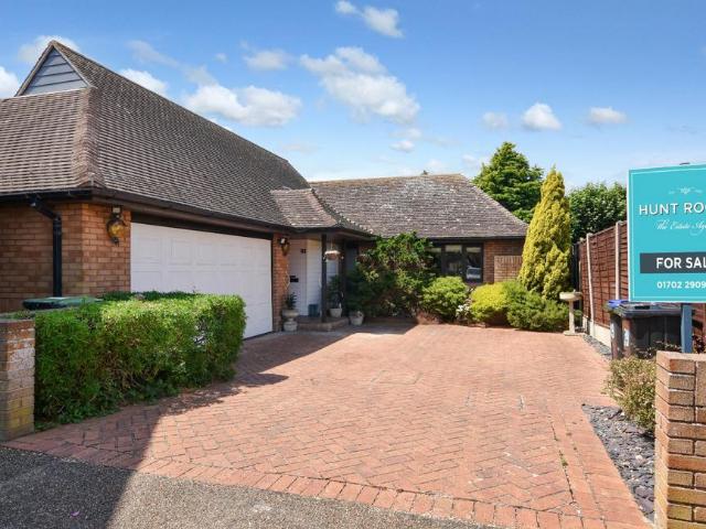 Bungalow for sale in Alton Barnes, Essex