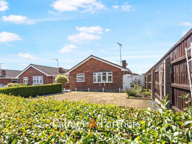 Bungalow for sale in Fordham Heath, Essex