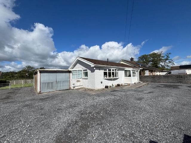 Bungalow for sale in Llangadog