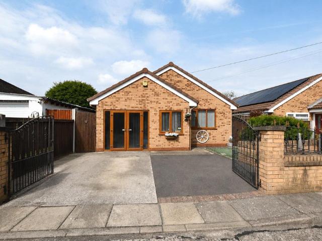 Bungalow for sale in Moreton, Wirral