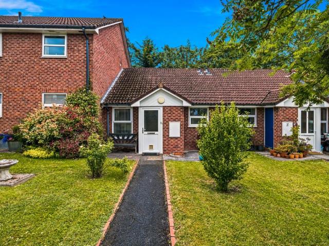 Bungalow for sale in Forthampton, Worcestershire
