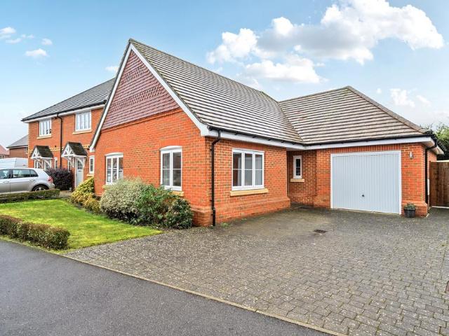 Bungalow for sale in Littlecote, West Sussex