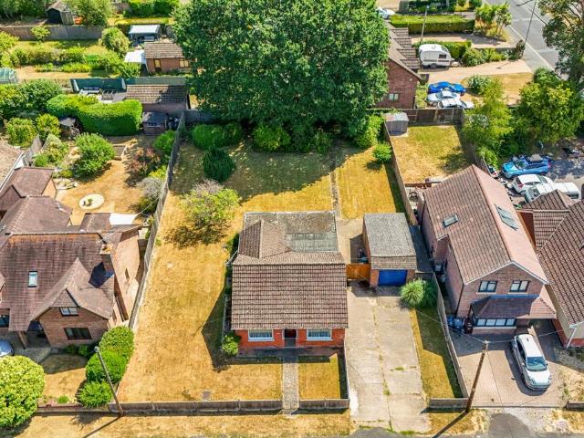 Bungalow for sale in Barton Stacey, Hampshire
