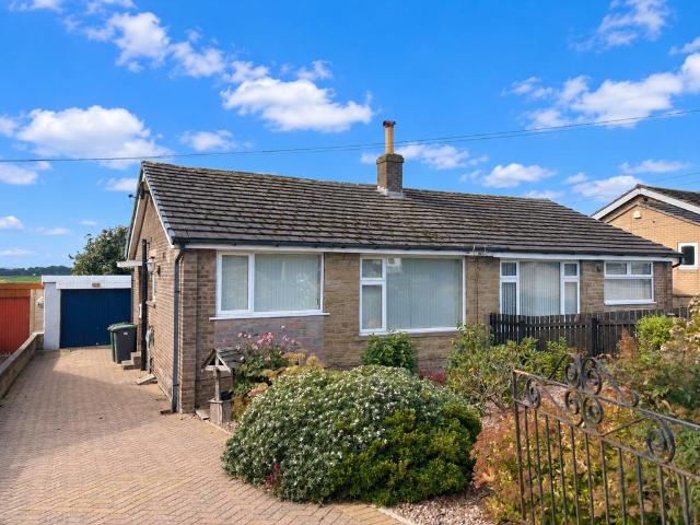 Bungalow for sale in Low Moor, West Yorkshire