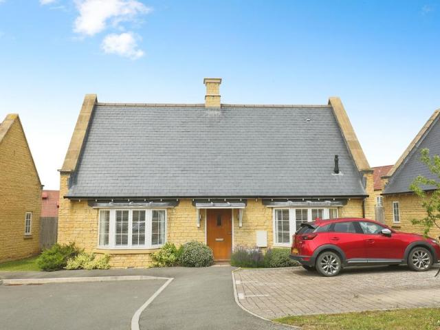 Bungalow for sale in Crookhill, Worcestershire