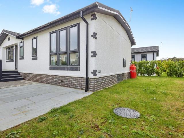 Bungalow for sale in Fole, Surrey