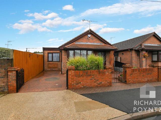 Bungalow for sale in Leigh Beck, Essex