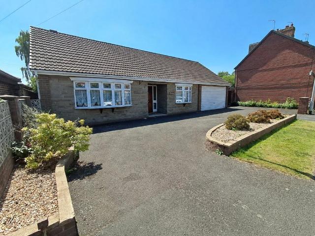 Bungalow for sale in Landywood, Great Chatwell