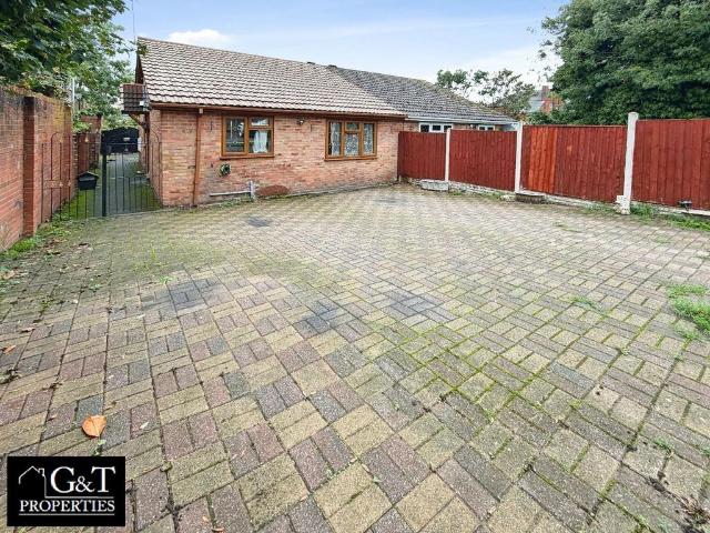 Bungalow for sale in Brierley Hill, West Midlands