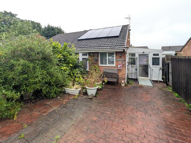 Bungalow for sale in Randlay, Telford