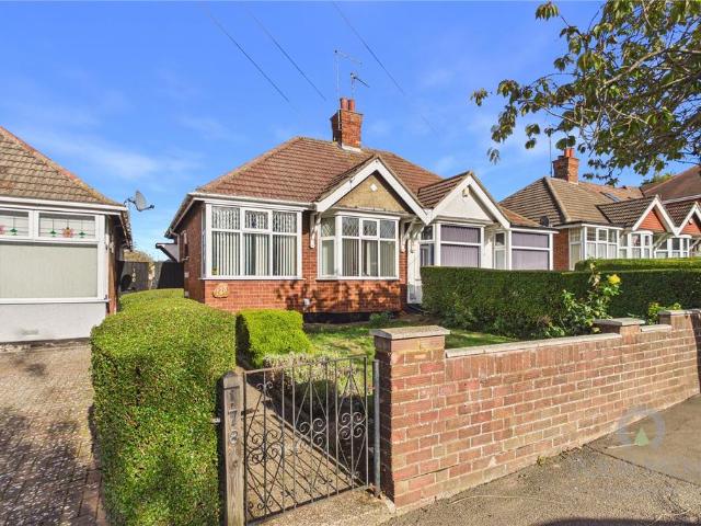 Bungalow for sale in Kingsley Park, Northampton
