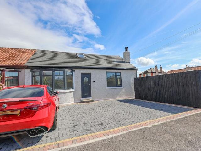Bungalow for sale in West End, Bare