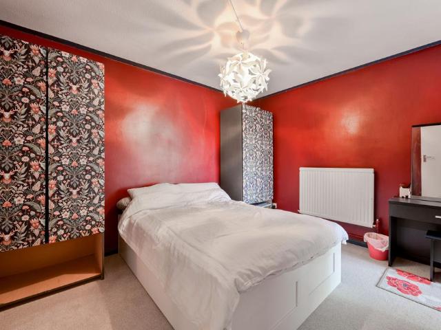 Bungalow for sale in London Borough of Ealing, Hanwell