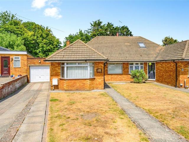 Bungalow for sale in Dunstable, Bedfordshire