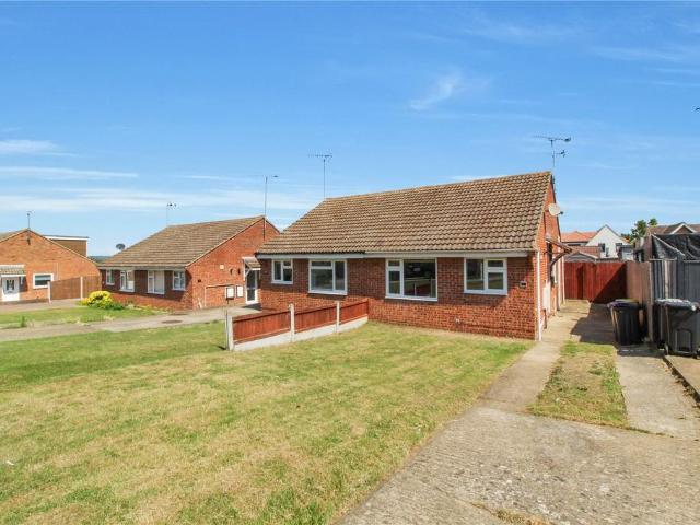Bungalow for sale in Barling, Essex