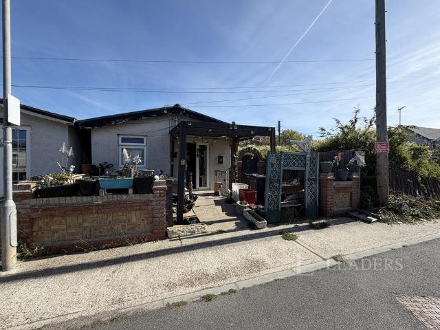 Bungalow for sale in Dale Hill, Essex