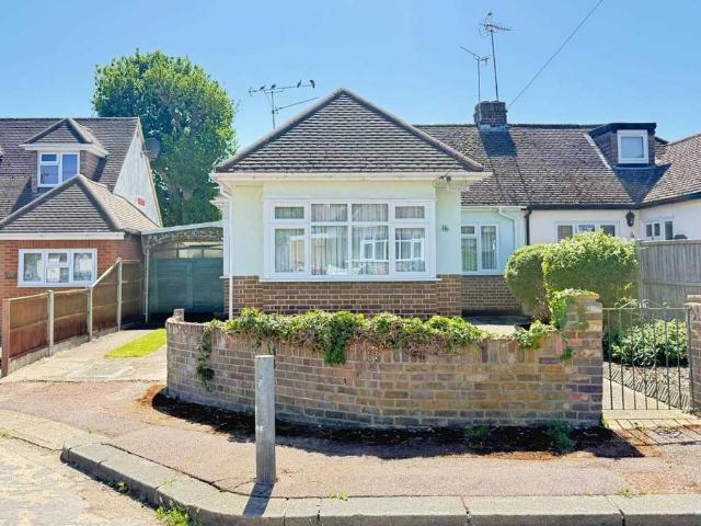 Bungalow for sale in Alton Barnes, Essex