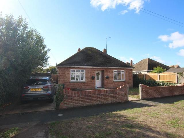 Bungalow for sale in Holland-on-Sea, Dale Hill