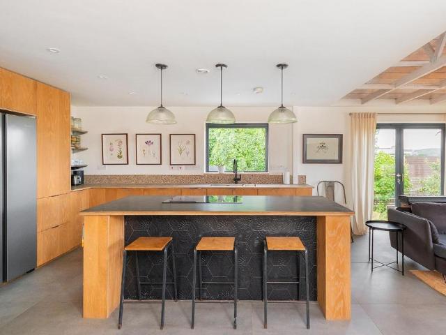 Bungalow for sale in Wapping Wharf, Feckenham