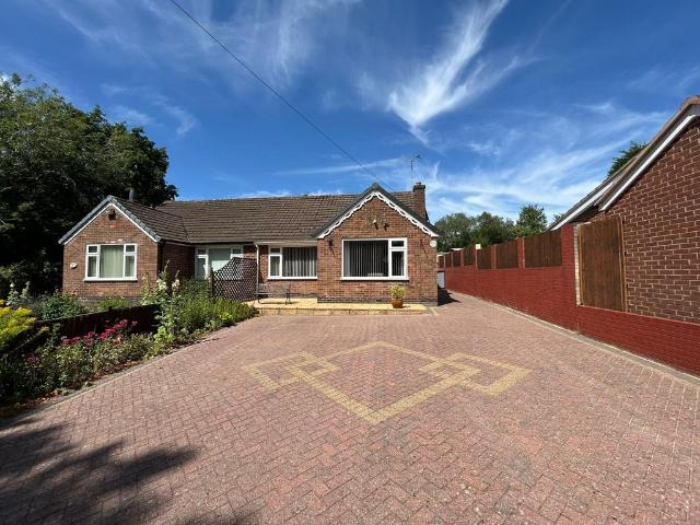Bungalow for sale in Bedworth Woodlands, Camp Hill