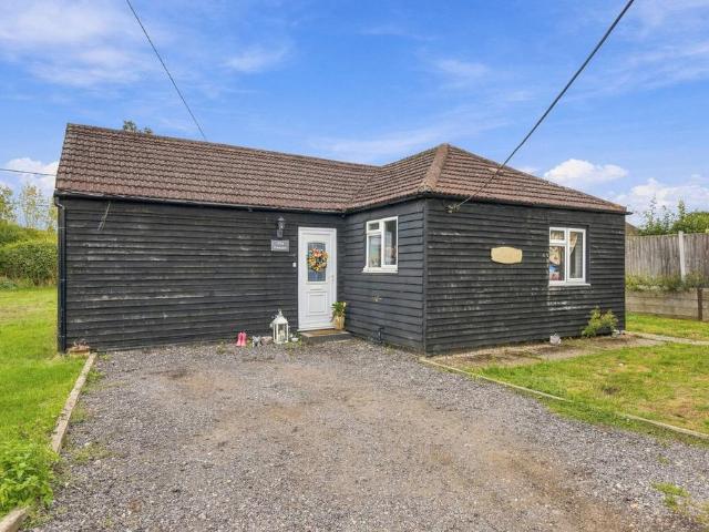 Bungalow for sale in Barling, Essex