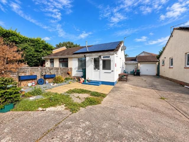Bungalow for sale in Worle, Weston-super-Mare