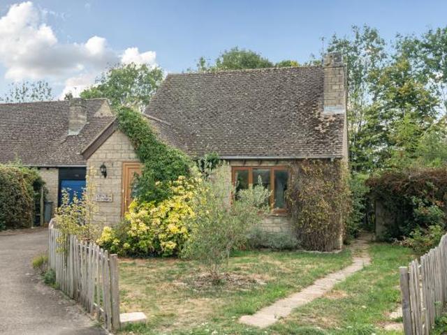 Bungalow for sale in Deer Park, Black Bourton